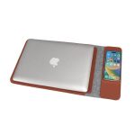 CAMDEN - Giftology 14" Felt Laptop Sleeve With 15W Magnetic Charger - Tan - Image 7