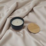 RAAHA - Arabic Oudh Scented Candle in Ceramic Holder with Bamboo Lid - Black - Image 4