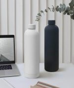GRIGNY - Soft Touch Insulated Water Bottle - 1000ml - White - Image 3